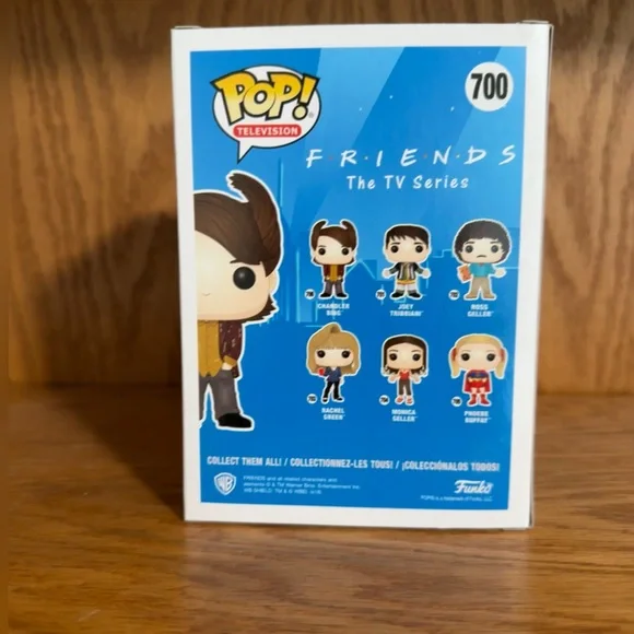 Funko Pop! FRIENDS Chandler Bing 700 - Picture 3 of 5